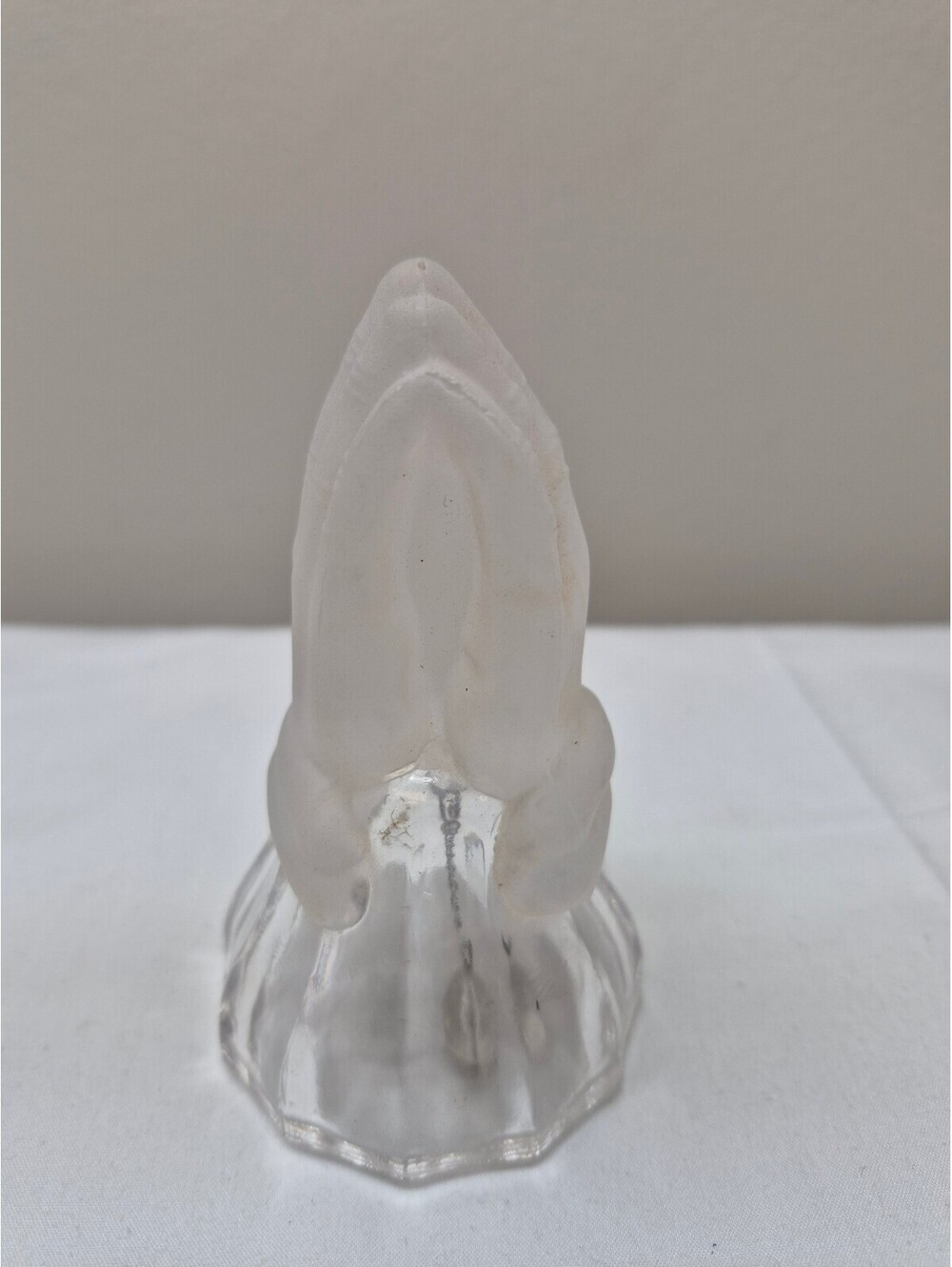 Emson Vintage Frosted Glass Praying Hands Figurine with Clear Base J5